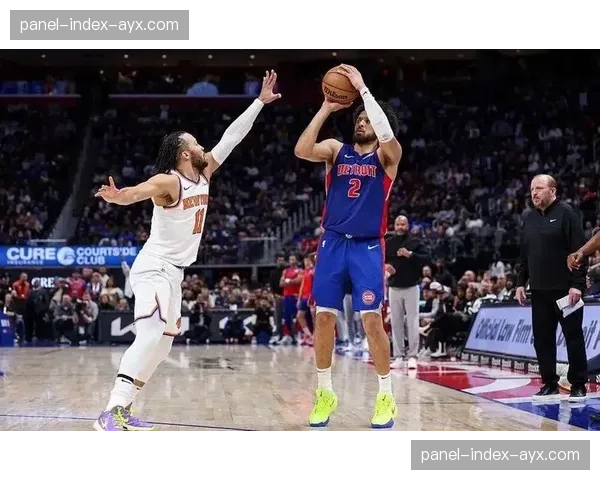 特写：3月焦点战，尼克斯主场MSG响起“防守”呐喊时，布伦森指挥队友落位的瞬间。